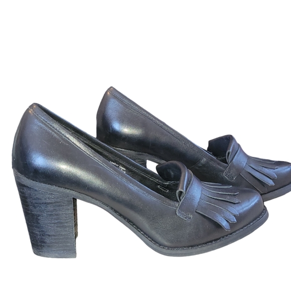 8M The Wishbone Collection shoes - Picture 2 of 4